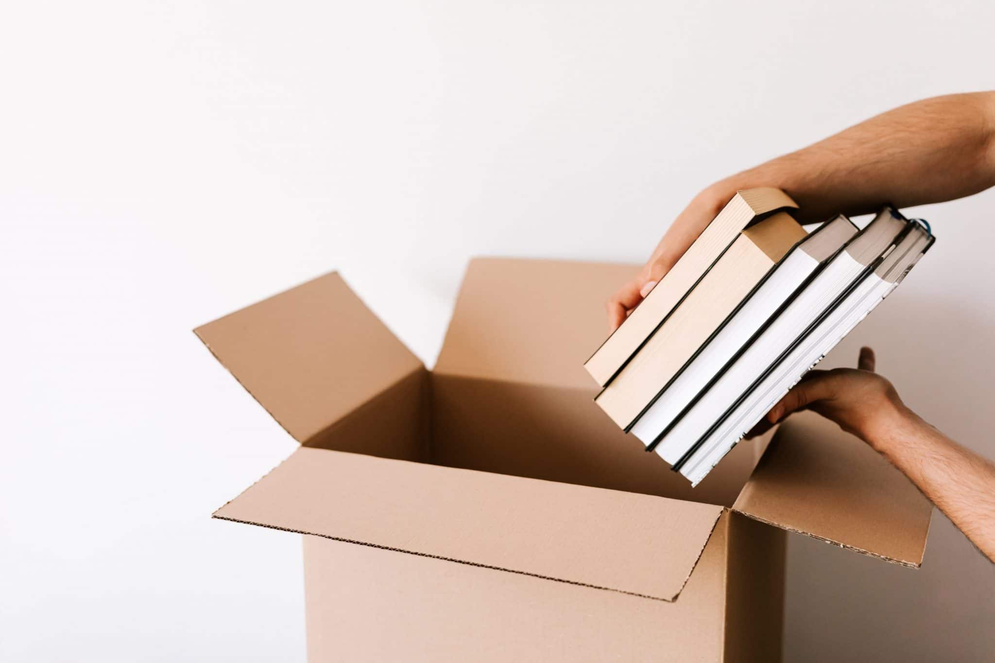 Slik pakker du bøker ved flytting